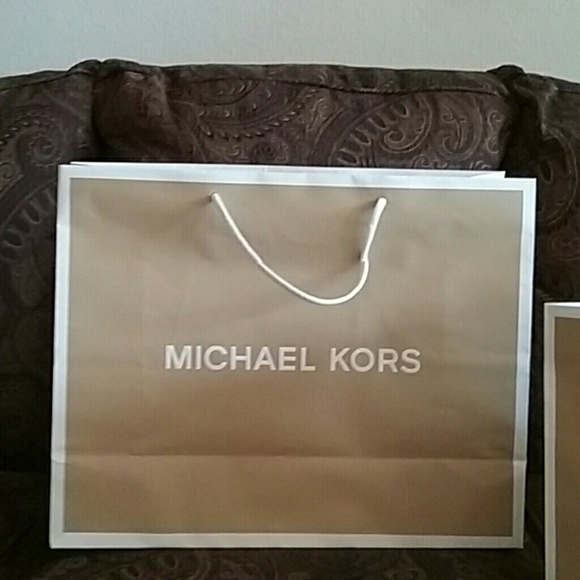 Michael Kors Shopping Bags - Picture 4 of 4